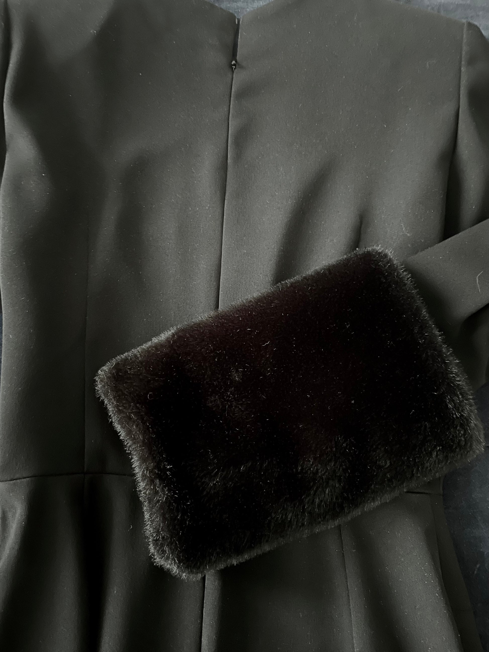 Tamara Midikleid mit Kunstfell-Manschetten